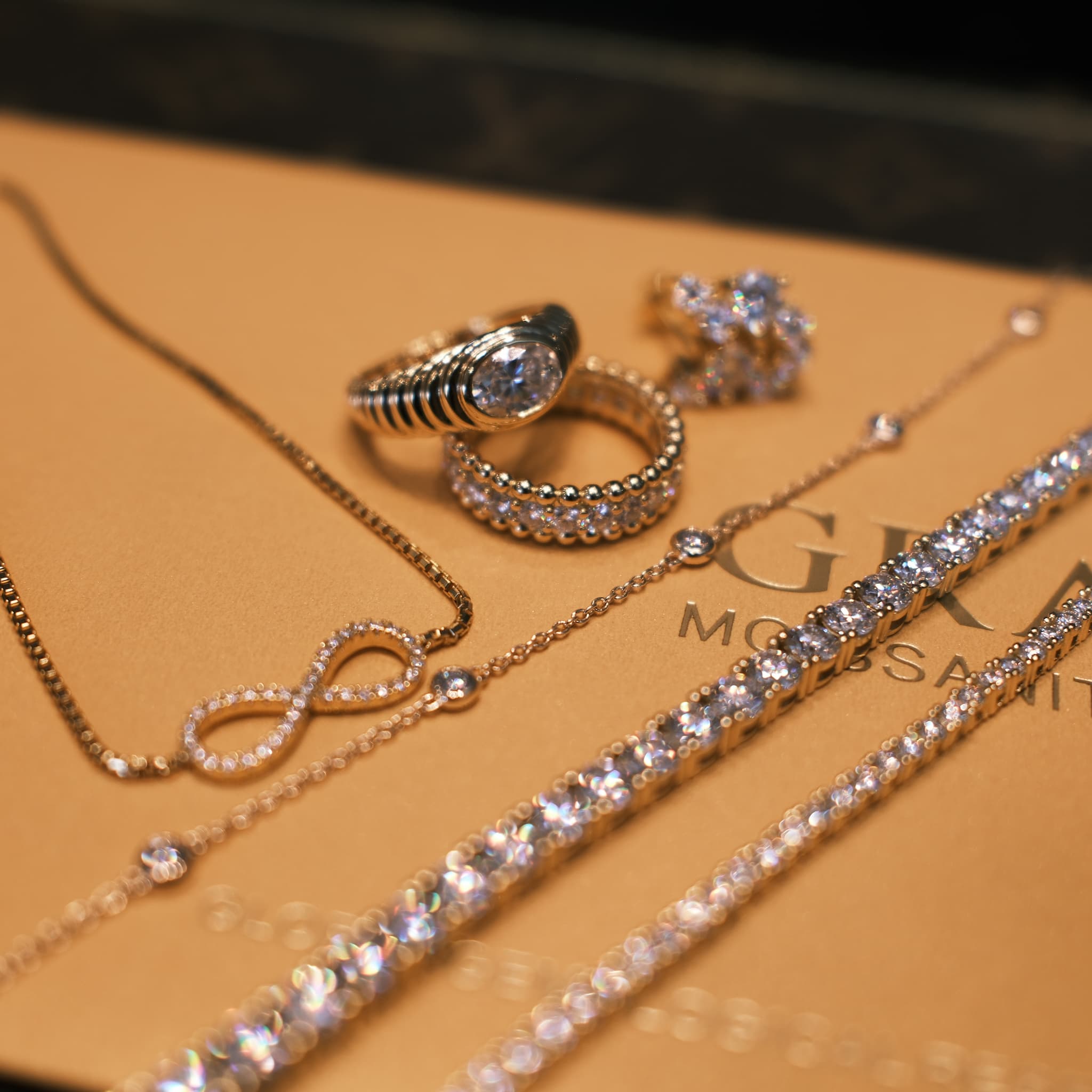 LUX INFINITY BRACELET