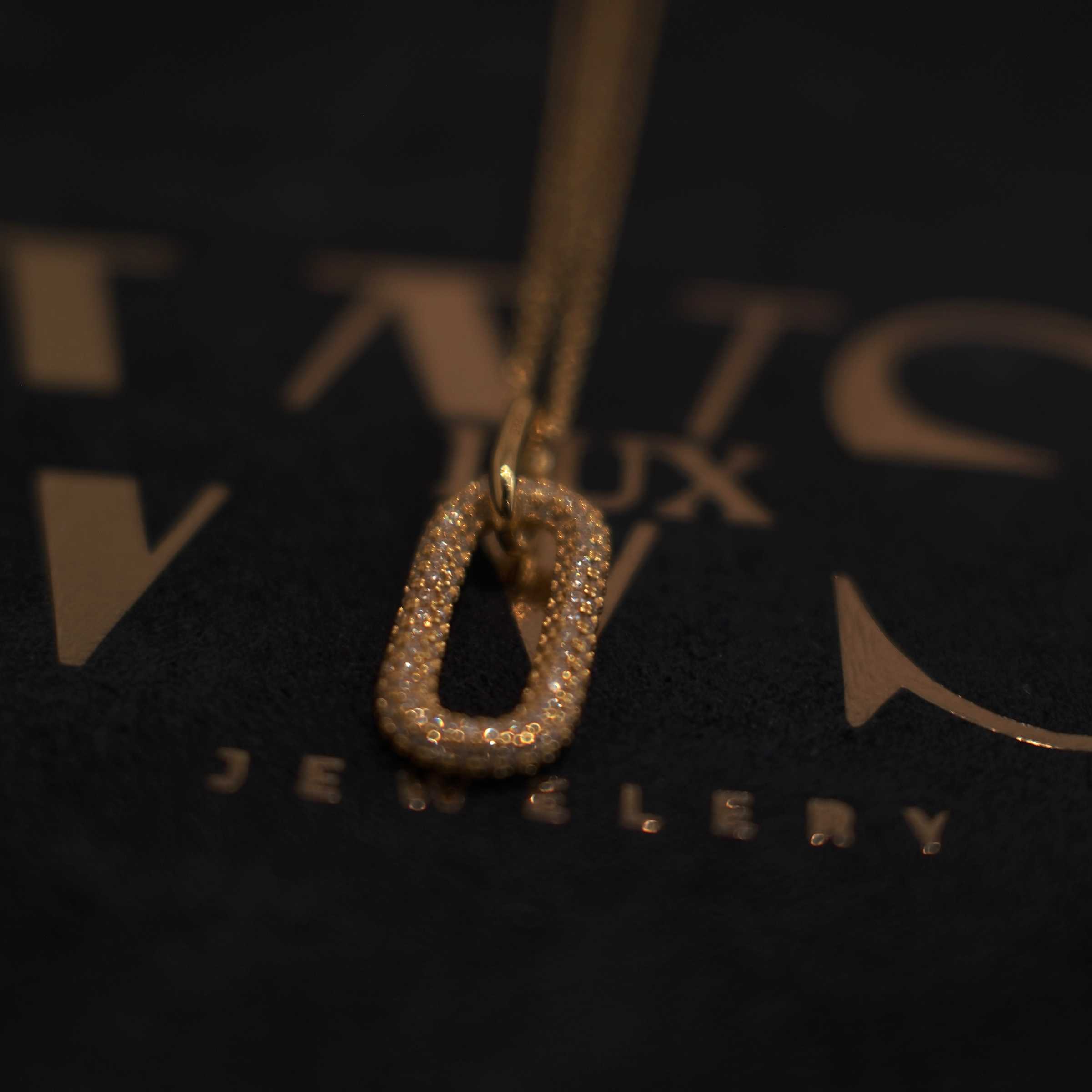 LUX O NECKLACE