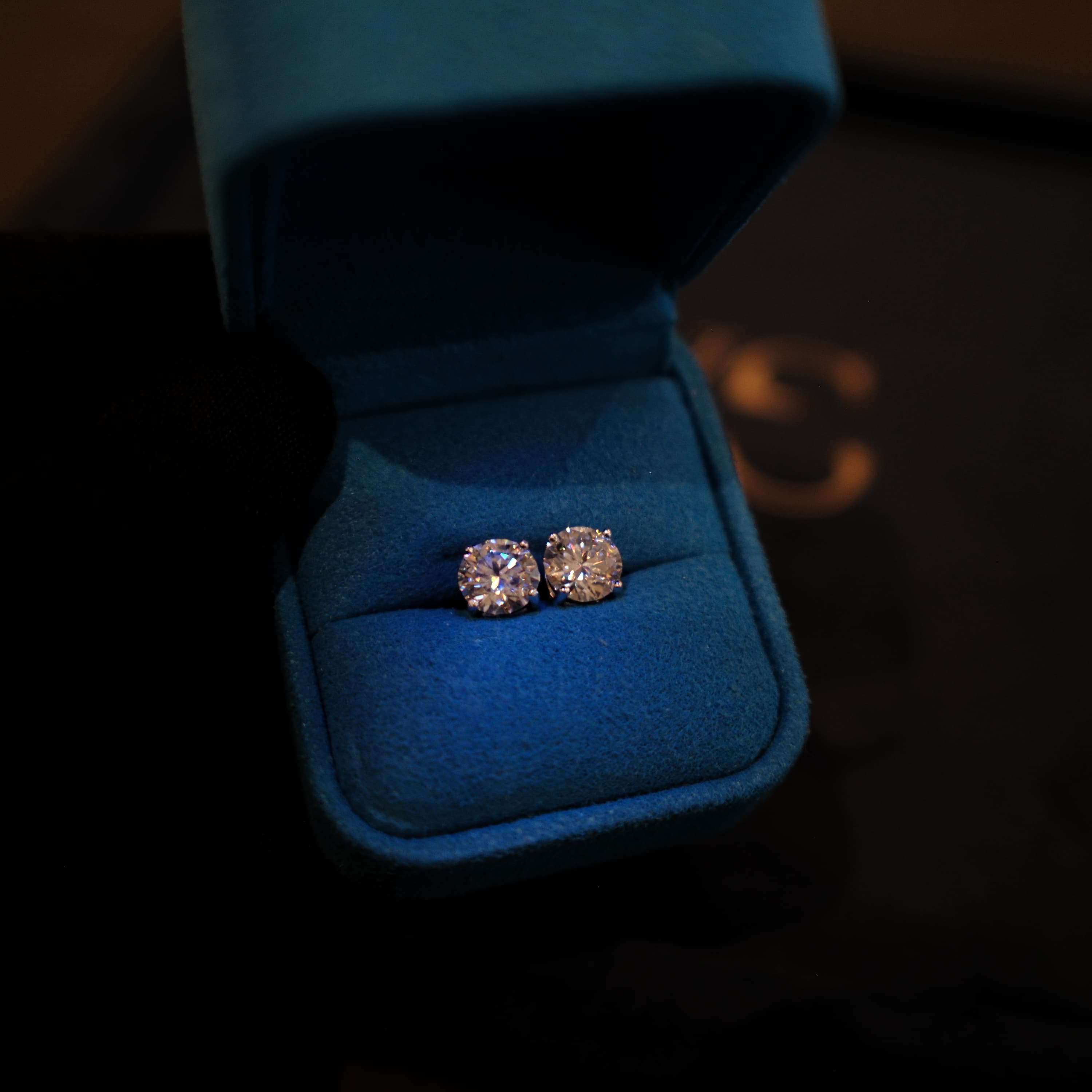 3CT STUD EARRINGS