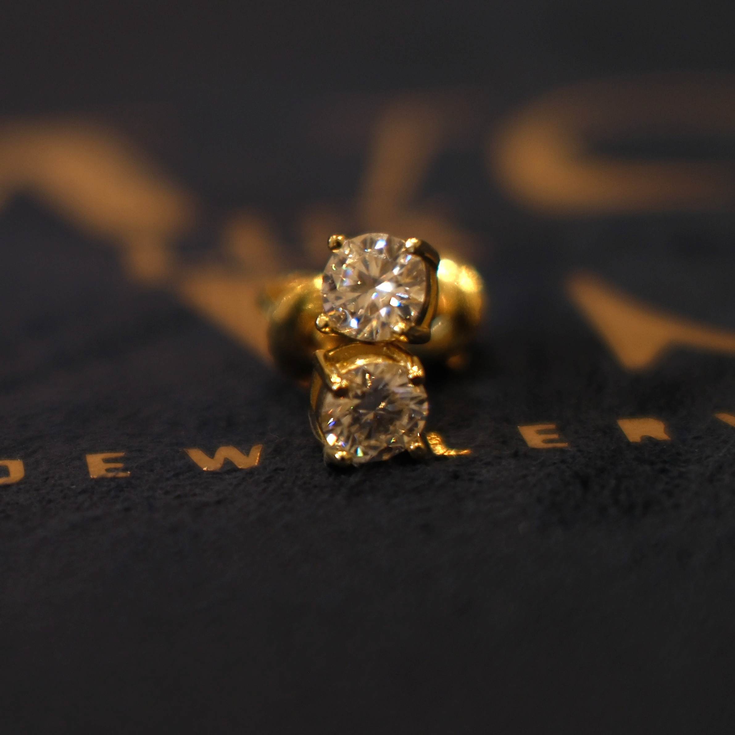 0.5CT STUD EARRINGS